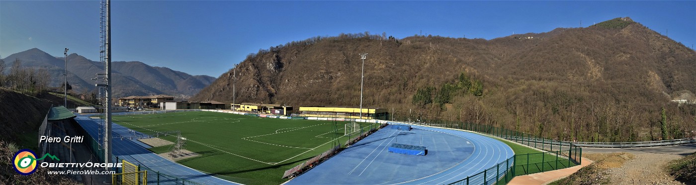 13 Vista panoramica sul Centro Sportivo di  Zogno-Camanghe, ben realizzato.jpg